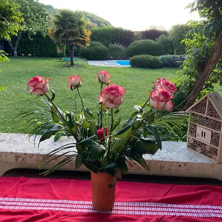 Semesterbostad Le Bonheur Dans Notre Pre Sainte-Mondane
